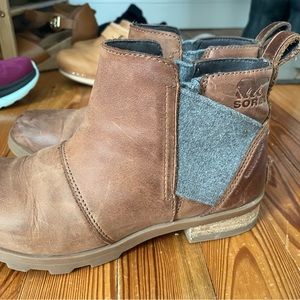 Super cute Sorel Chelsea boot size 5.5